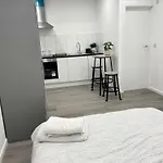 Charming 1-Bed Studio In London